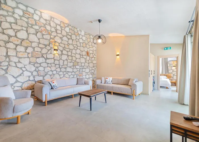 Zora Beyaz Tas Villalari 페티예